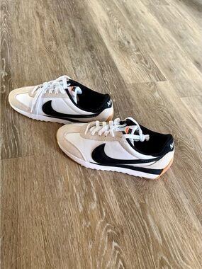 Nike Women’s Sneakers White Black with Tan Accent
